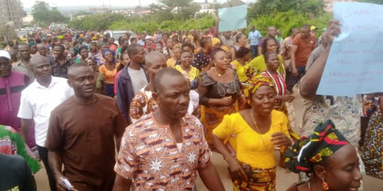 Anambra Community Protest Against Gov Soludo’s Recognition Of Traditional Ruler