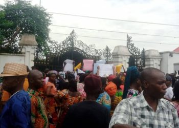 Isuaniocha Community Shutdown Anambra Gov’t House Over Igweship, Land Crisis