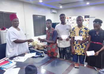 Ozo Jeff Scheme Doles Out Millions To Four New Students, Urges Them To Aspire For The Top