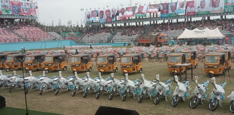 Ganduje, Uzodimma Present As Sen. Ubah Distributes Empowerment Items To Constituents