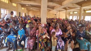 Bishop Ezeokafor Fetes 500 Vulnerable Persons At Easter, Laments Harsh Economy