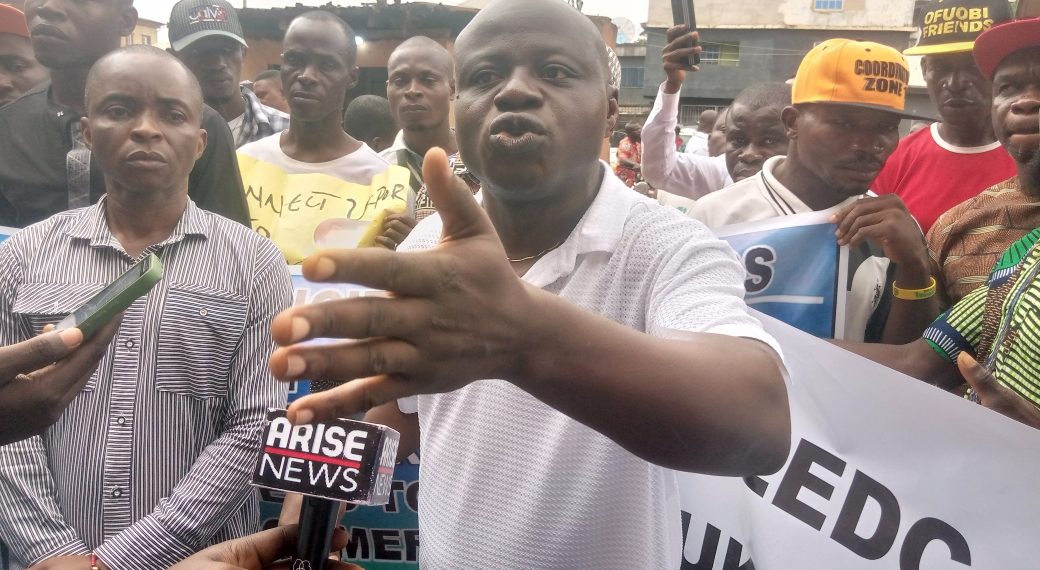 Ukpor Community In Anambra Vows Weekly Protest Against Against EEDC Over Darkness 