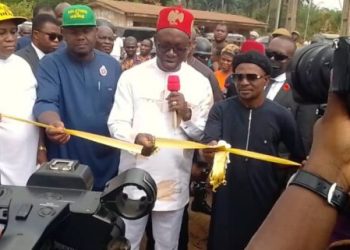 Soludo Inaugurates 400 Solar Street Lights,, Urges Partnership For Development 