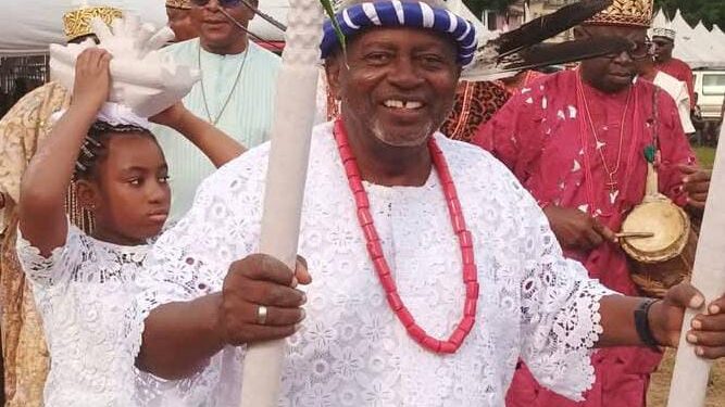 Plaudits As Nezianya, Ex-NAN Director Dances Into Aristocratic Agbalanze Society Of Onitsha