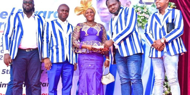 WTD: CKC Onitsha 2005 Set Celebrate Teachers, Donate Sports Equipment To Alma Mater